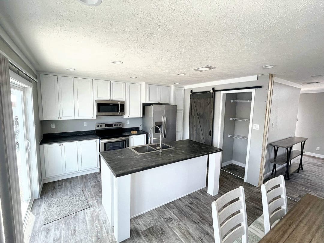 The stephens kitchen home features