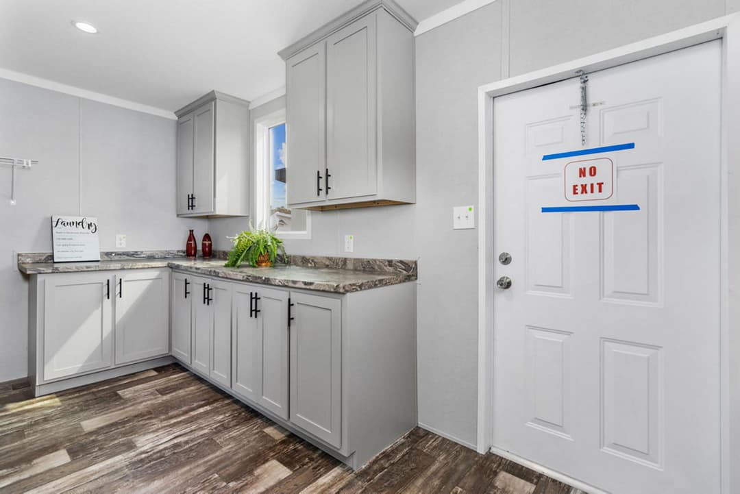 Poydras 3 bedroom interior home features