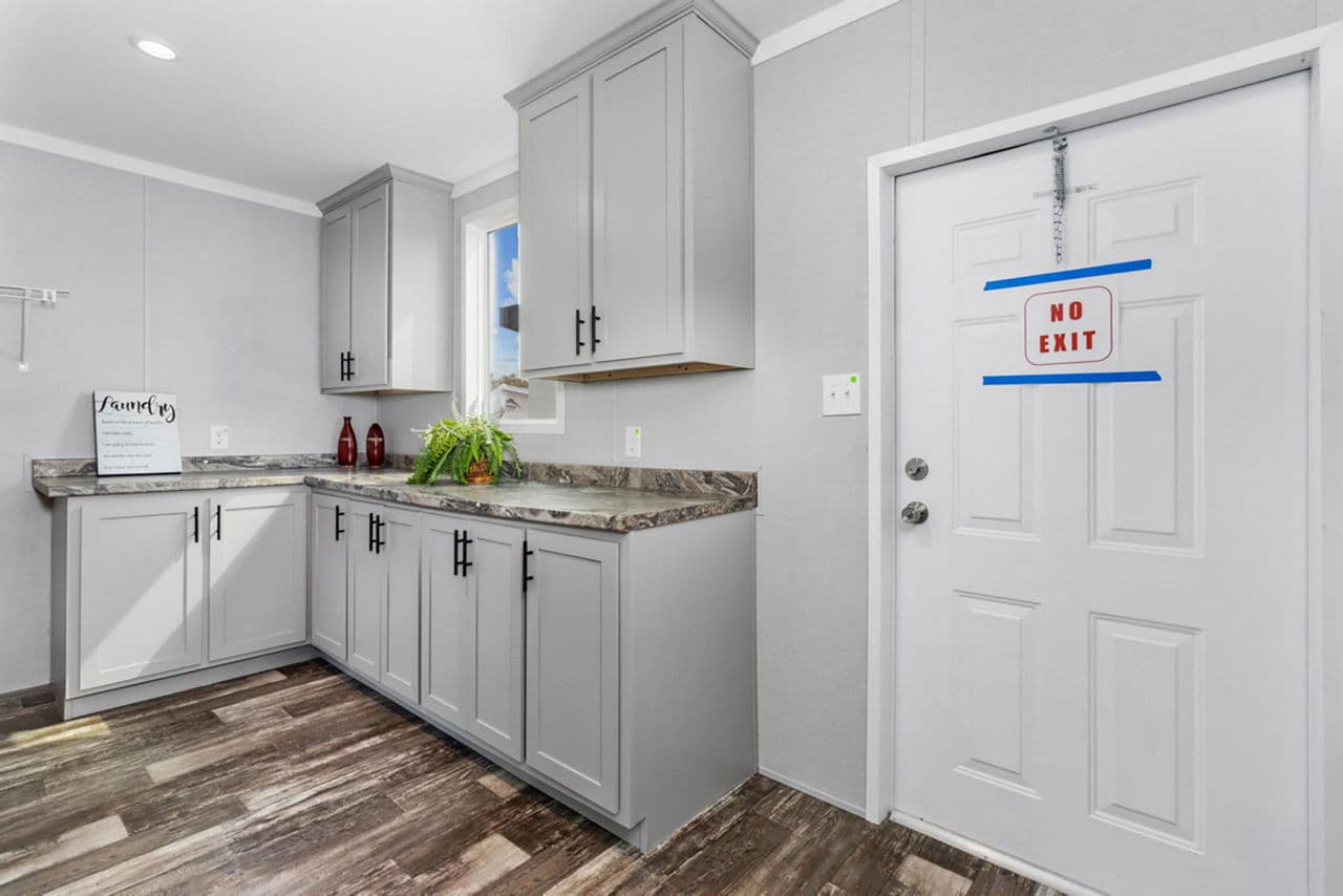 Poydras 3 bedroom interior home features