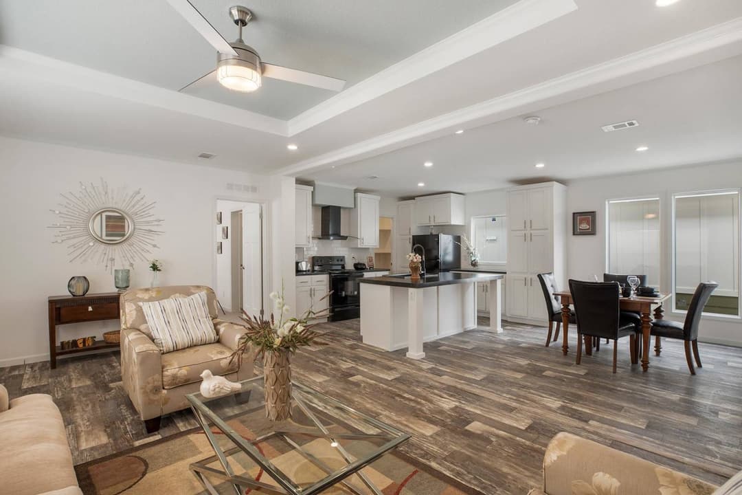 Titan extreme 2856n interior home features