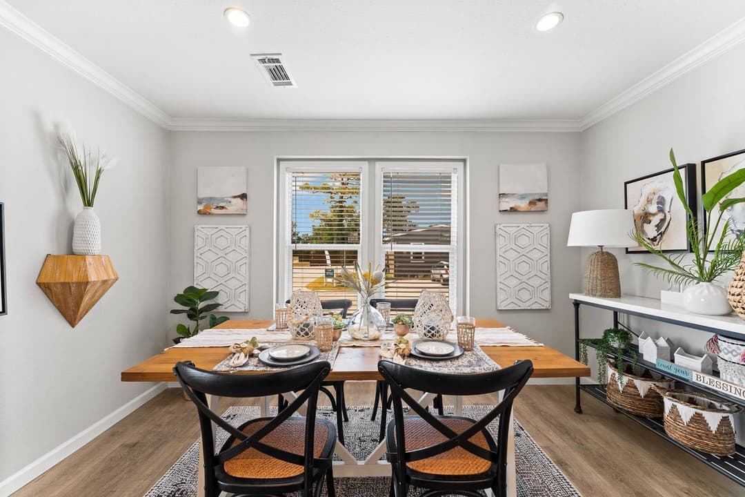 Titan extreme 2856h interior home features