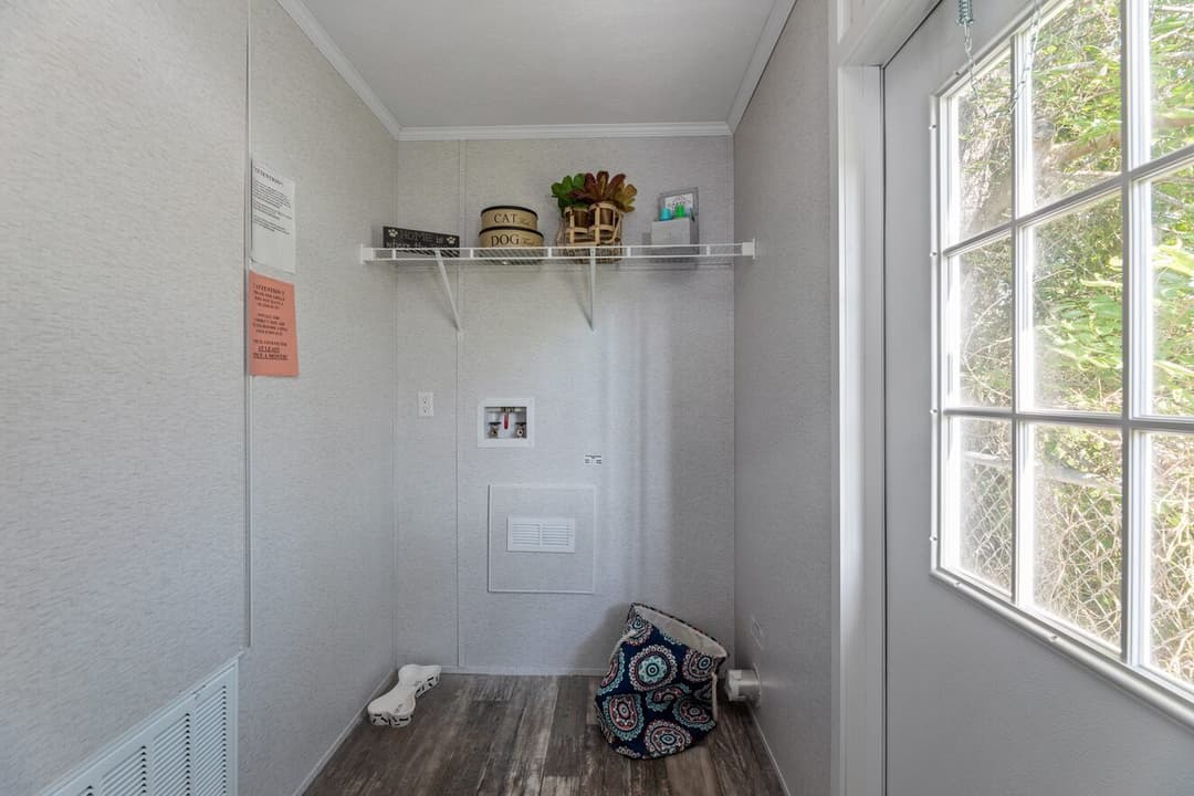 Valu premier 32483g interior home features