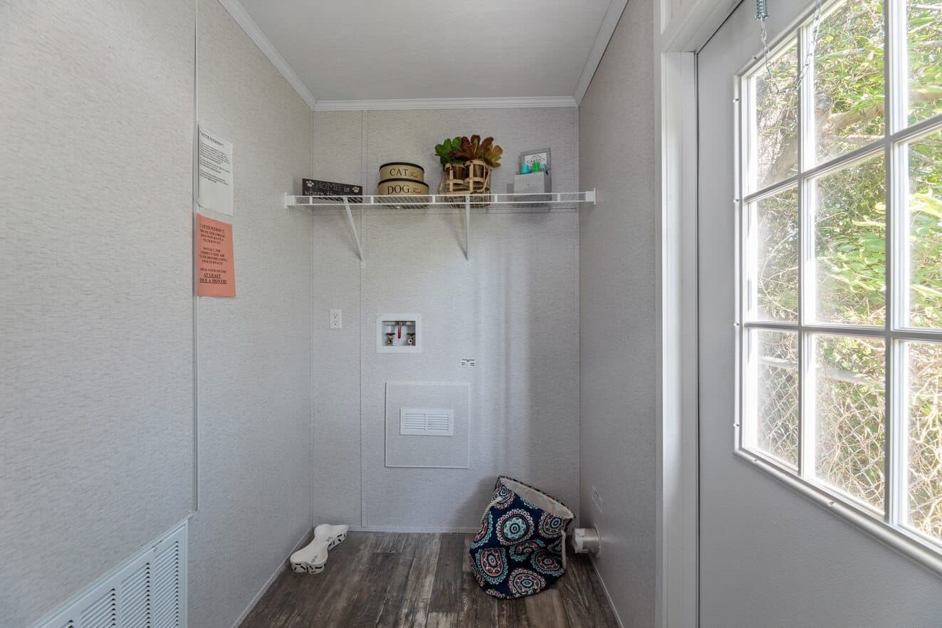 Valu premier 32483g interior home features