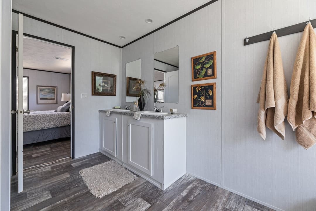 Valu premier 32563g interior home features