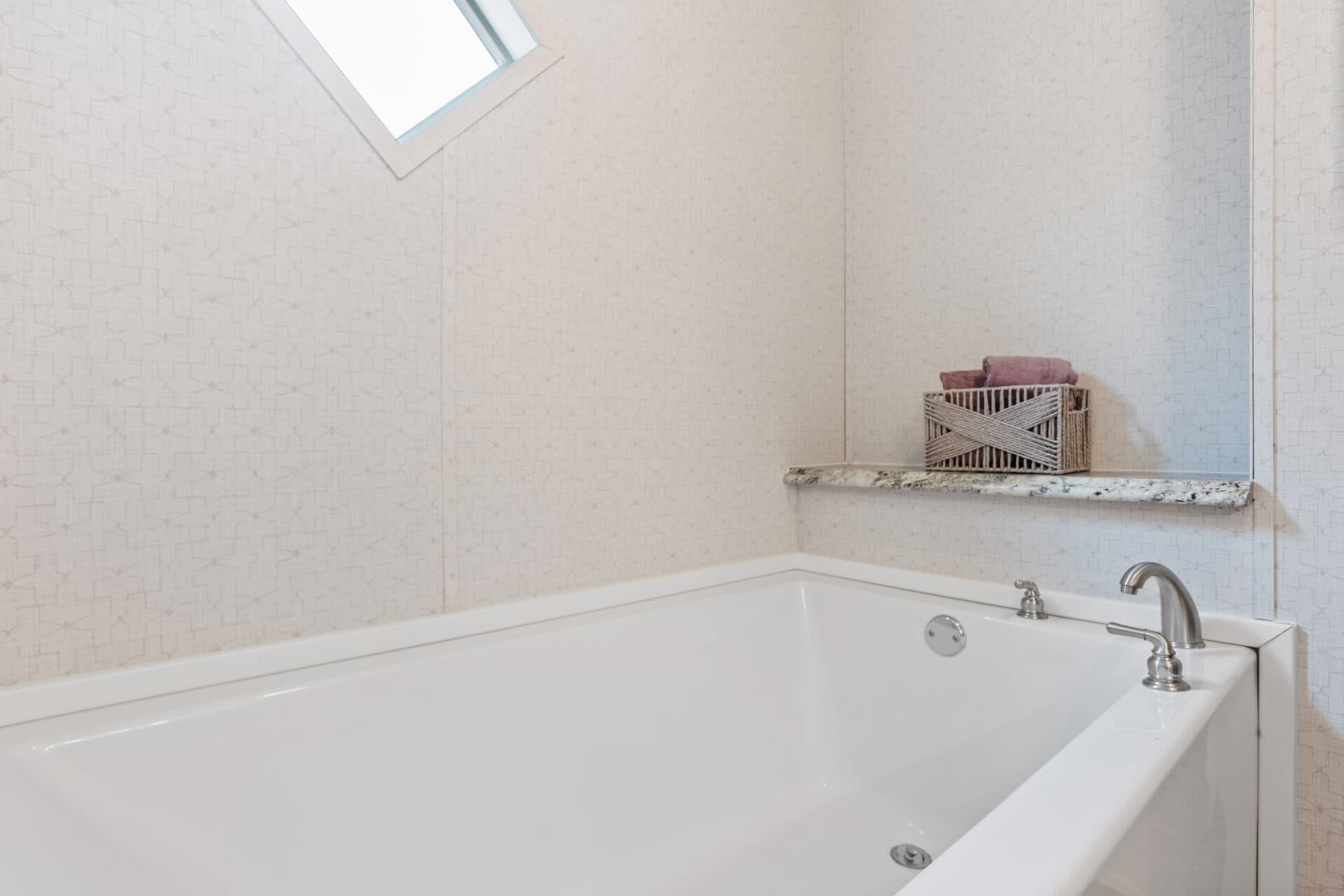 Heritage h-3272-43a bathroom home features