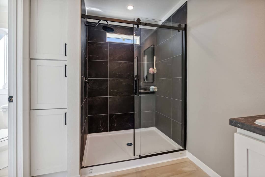 Kritzer 110 bathroom home features