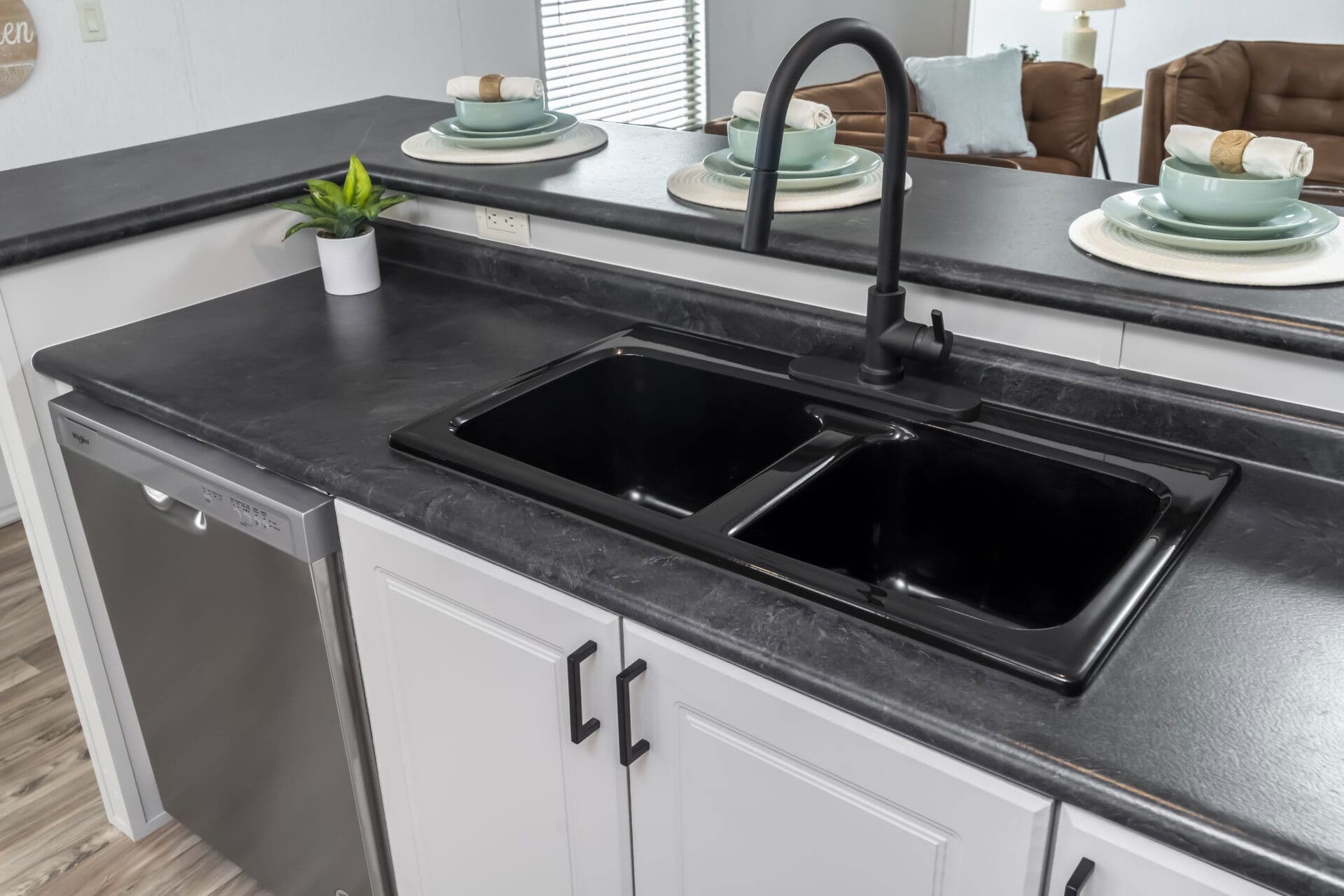 Heritage h-1660-21fka kitchen home features