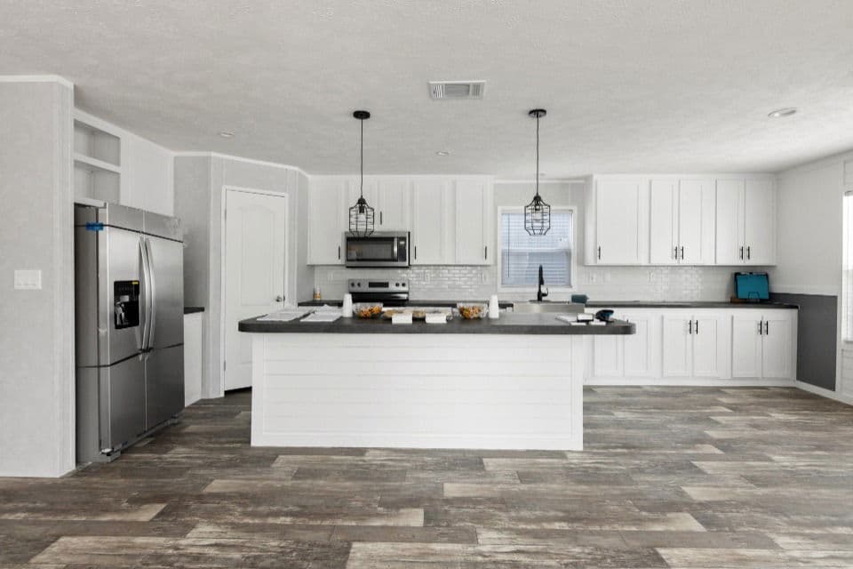 Verde ranch 28563n interior and kitchen home features