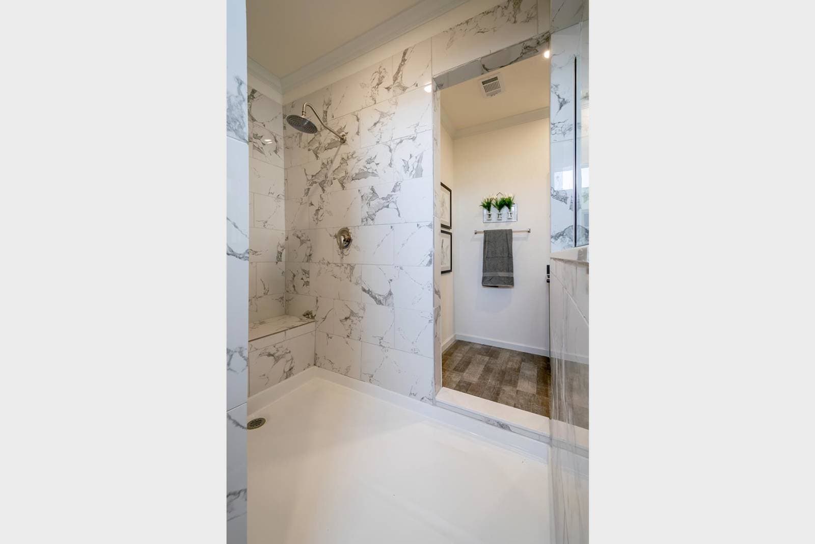 Innovation 3268c bathroom home features