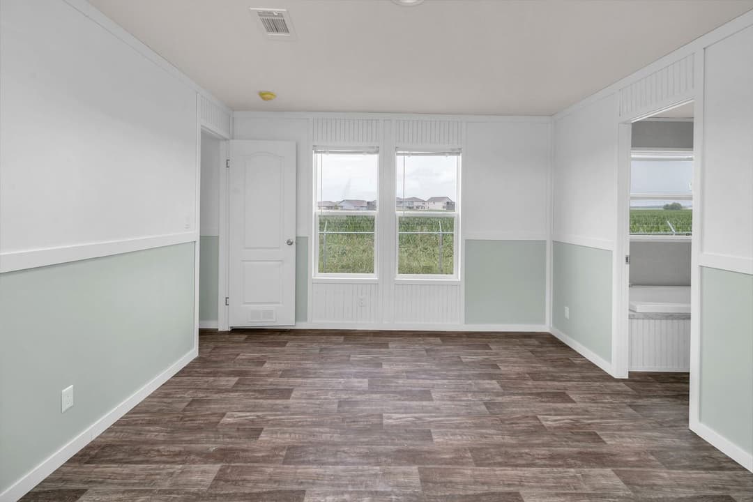 Valu maxx premier 16763a interior home features