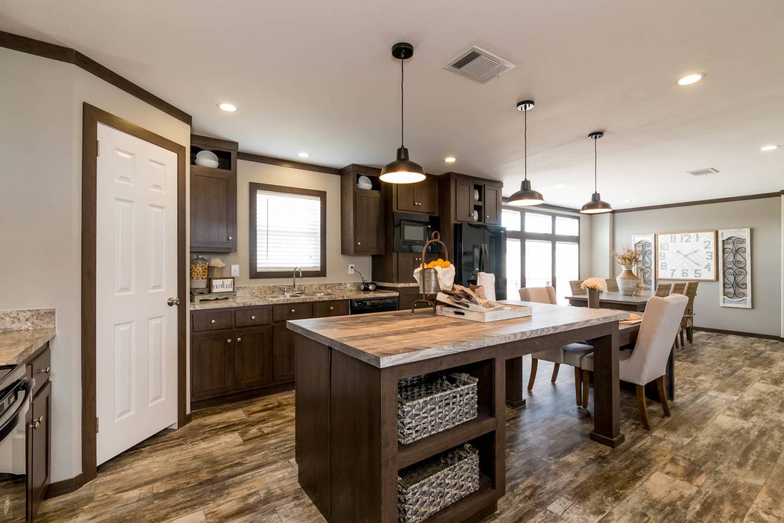 Titan extreme 3272c kitchen home features