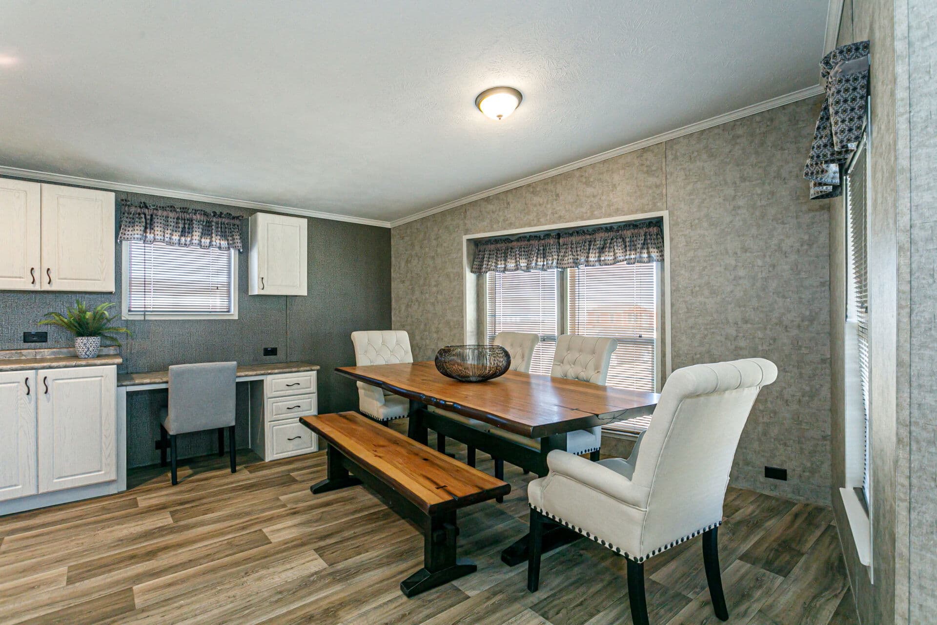 Classic c-3264-32bp interior home features