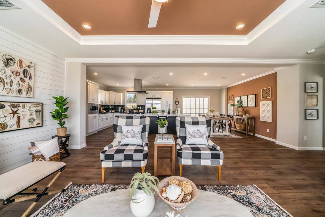 Titan extreme 3260h [the cypress] interior home features