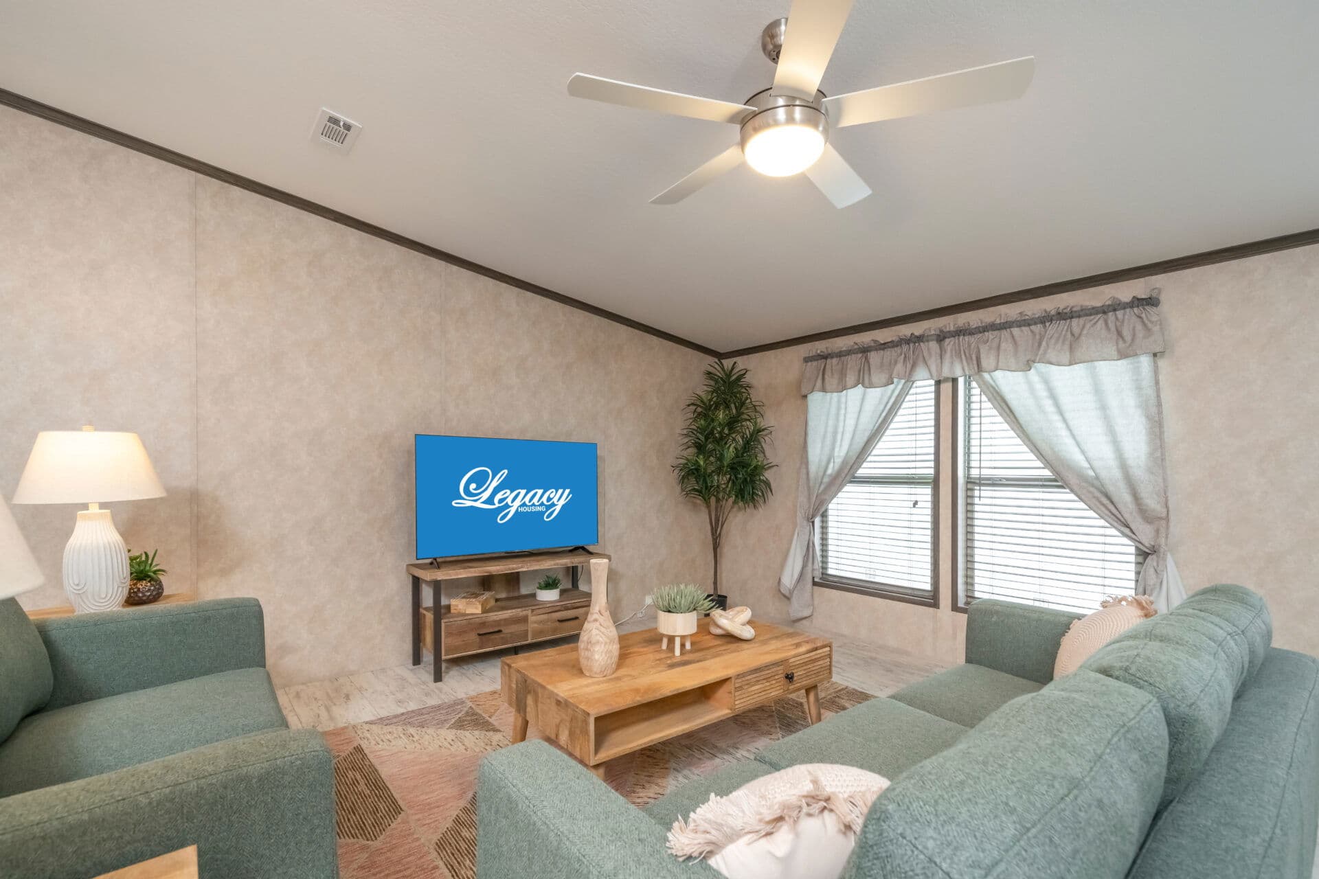 Classic c-3256-42b interior home features