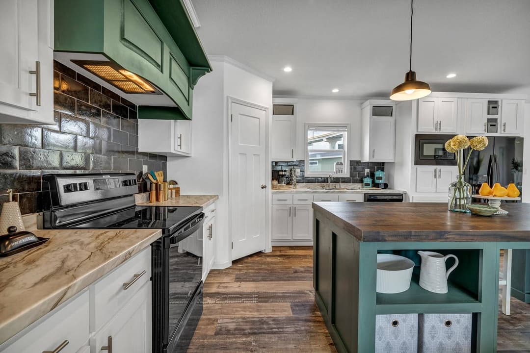 Titan extreme 3272c kitchen home features