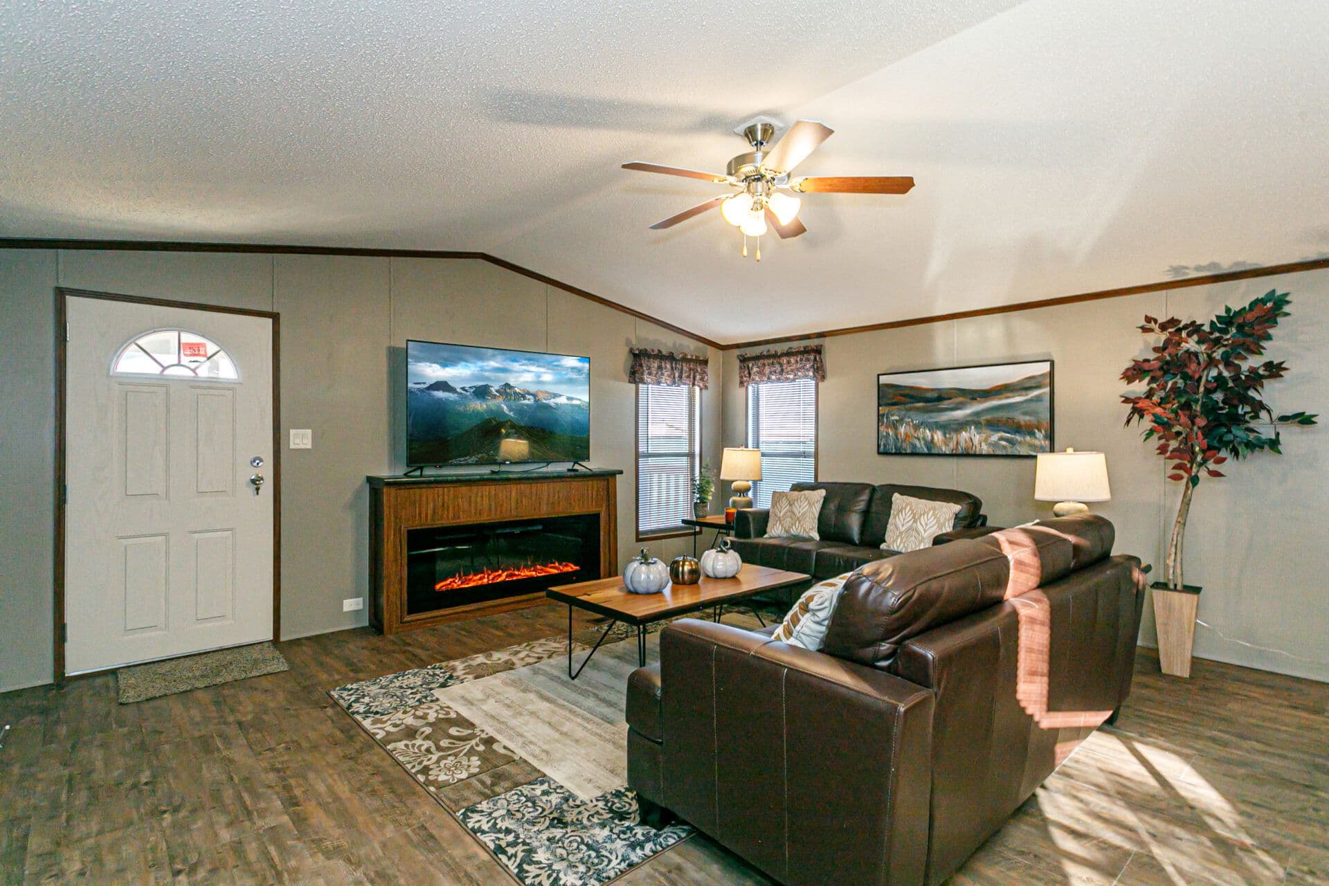 Classic c-1872-32a interior home features