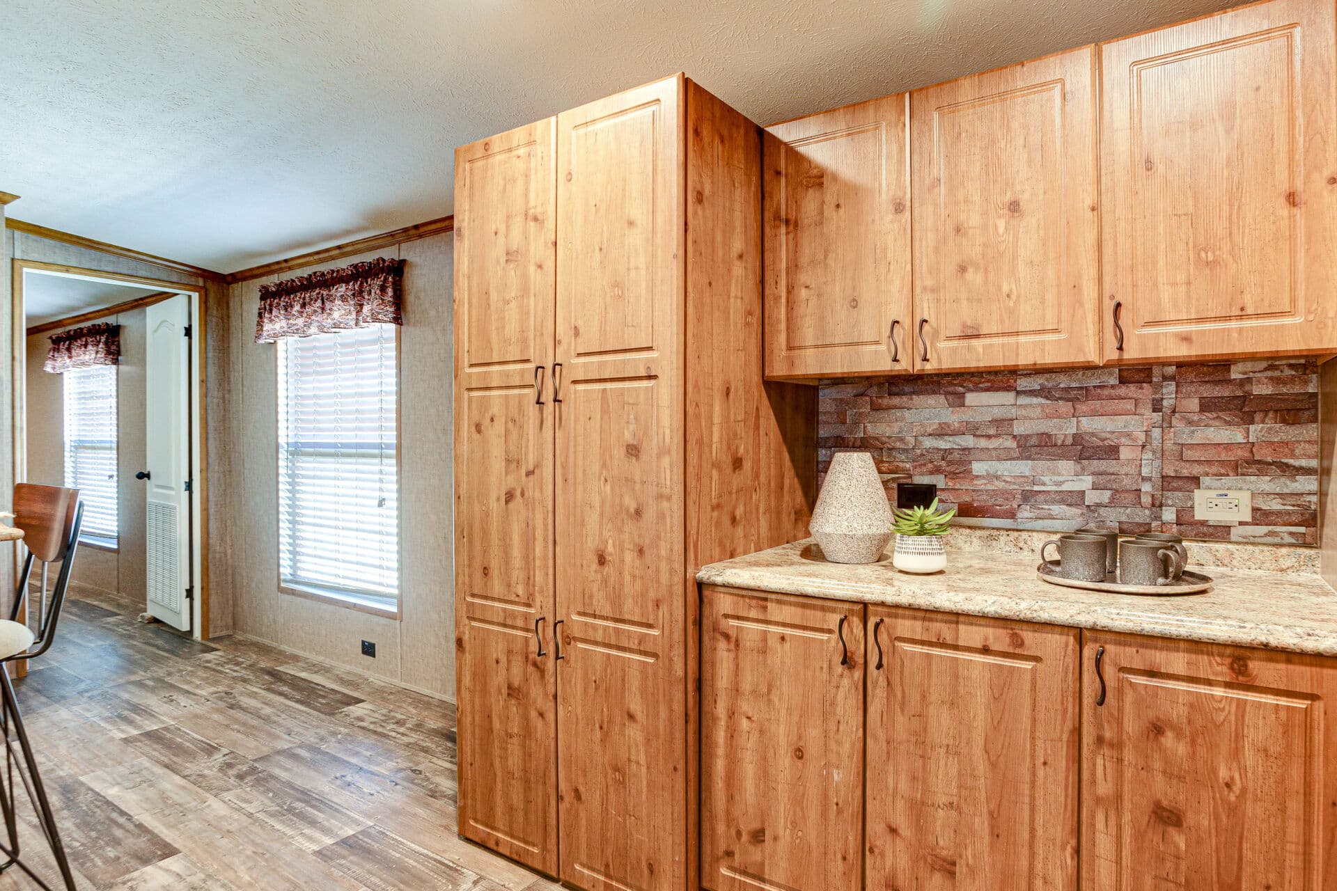 Heritage h-3264-32c kitchen home features