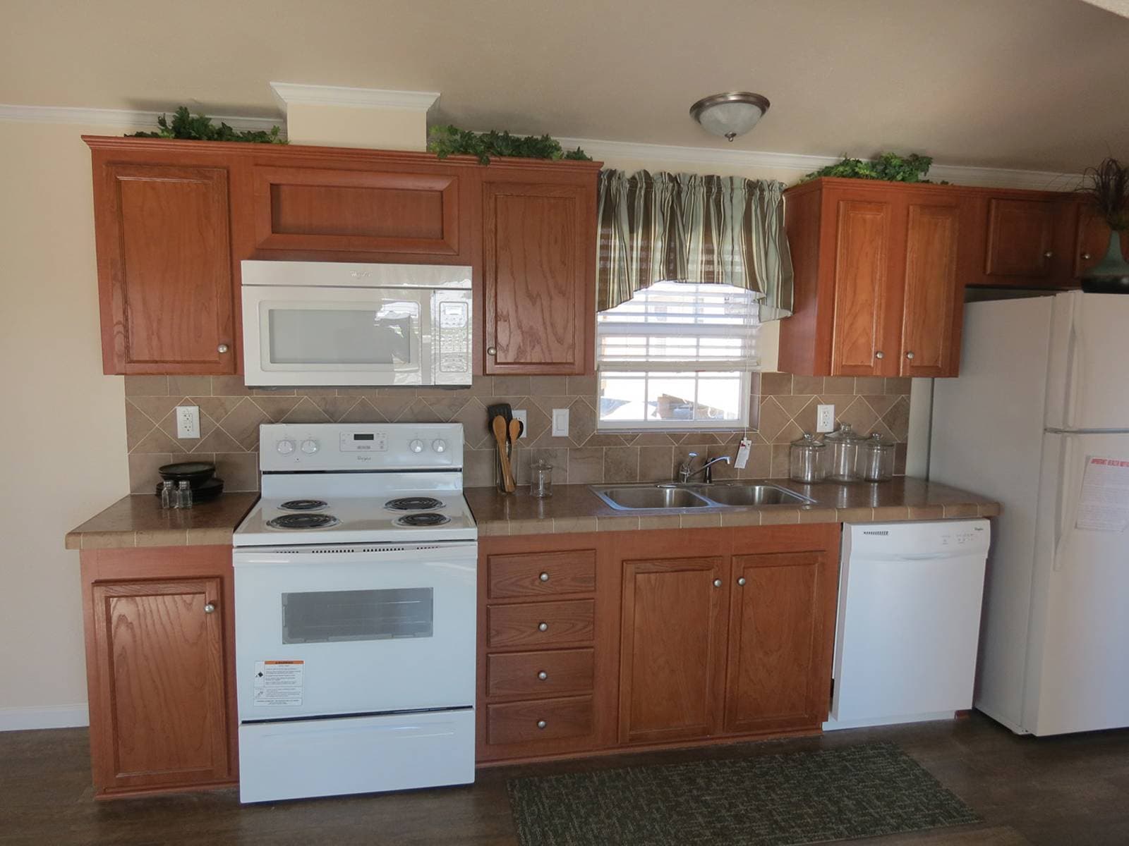 Innovation 1656a kitchen home features