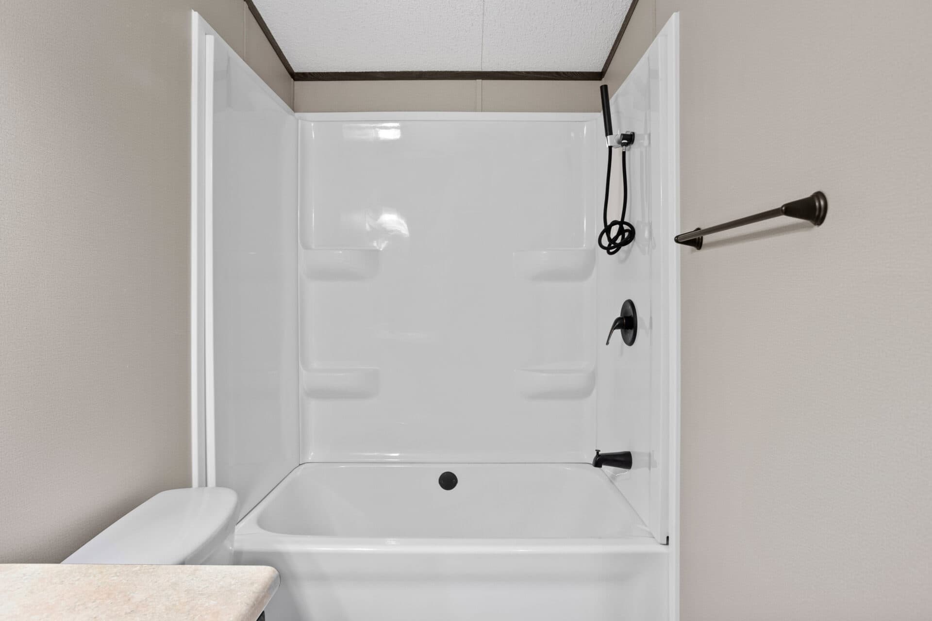 Classic c-1672-32c bathroom home features