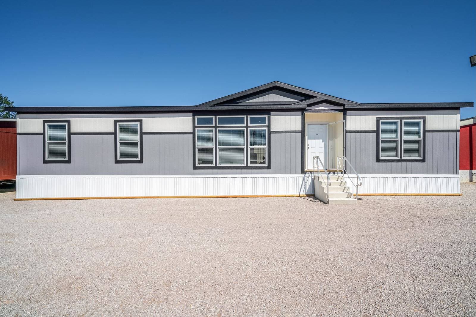 Titan extreme 3260h [the cypress] exterior home features