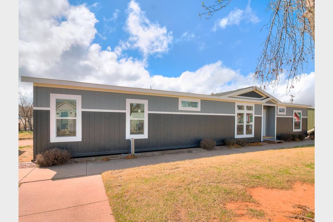 Titan extreme 3266a [the aspen] exterior home features