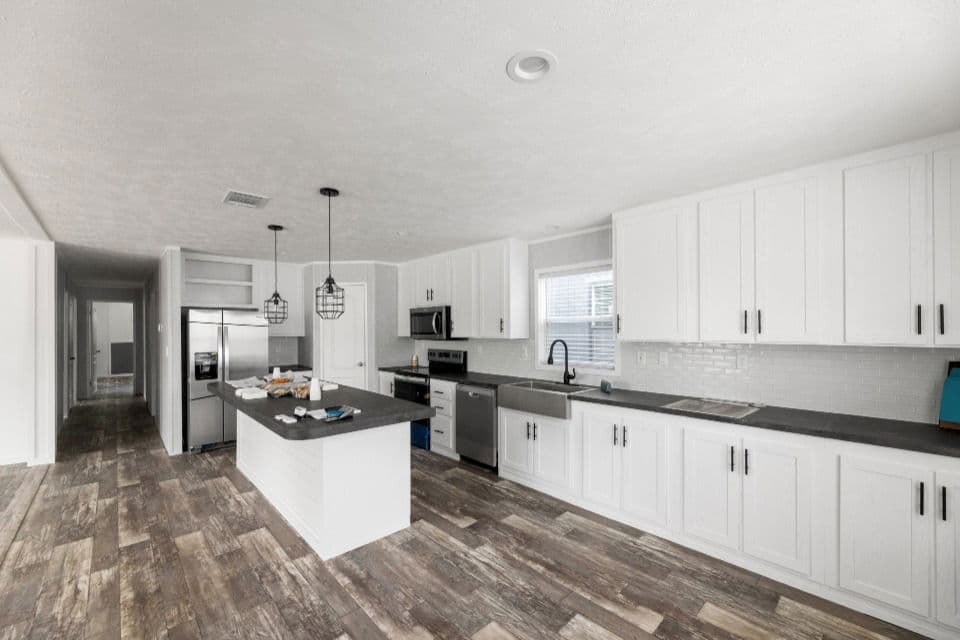 Verde ranch 28603n interior and kitchen home features