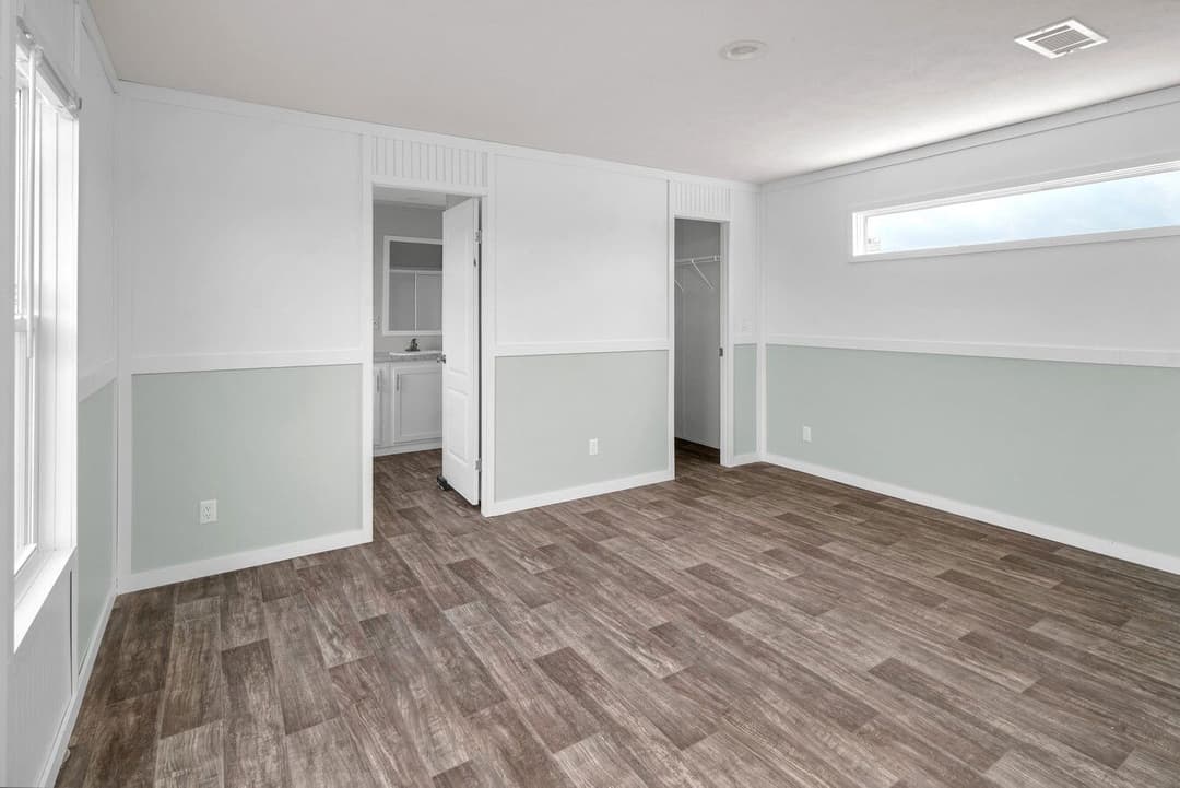 Valu maxx premier 16763a interior home features