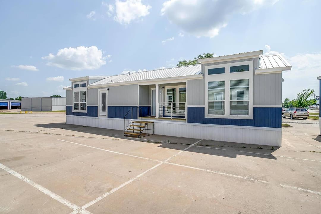 Innovation 1856h exterior home features