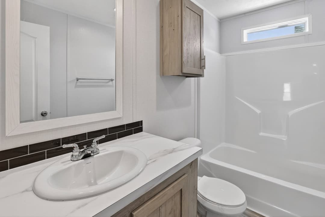 Verde ranch 28403n bathroom home features