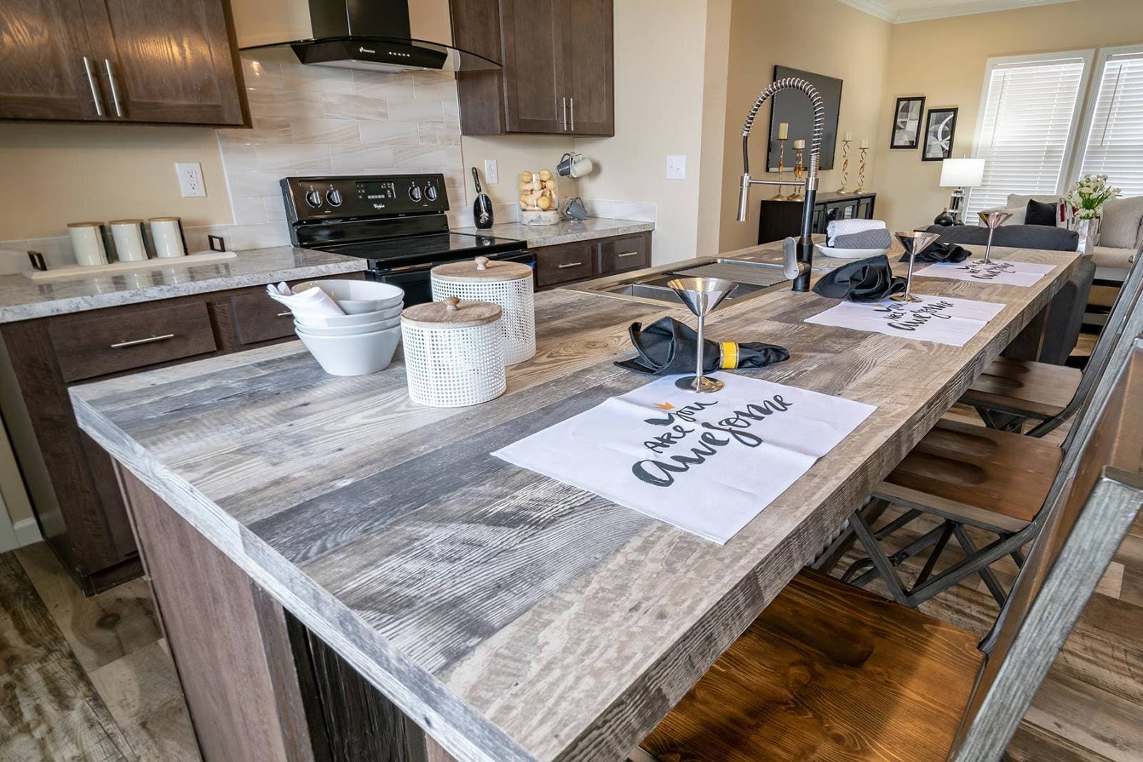 Innovation 3256n kitchen home features