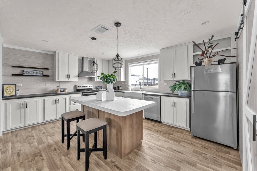 Palm harbor elite 28523f kitchen home features