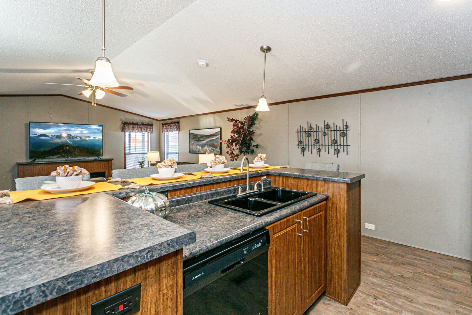 Classic c-1872-32a kitchen home features