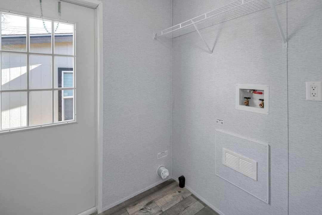 Valu premier 32643g interior home features