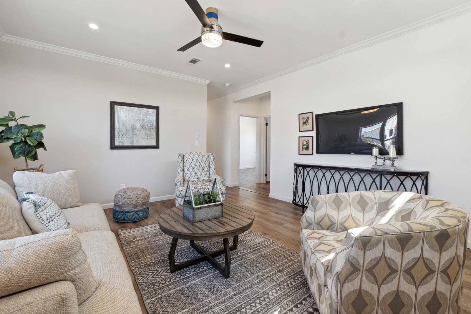 Titan extreme 3276t [the memphis] interior home features