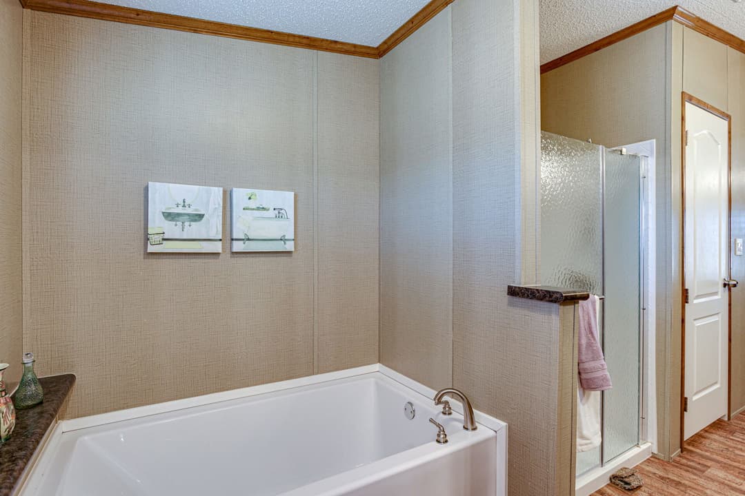 Heritage h-3256-42a bathroom home features