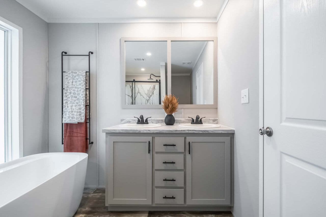 The jazz bathroom home features