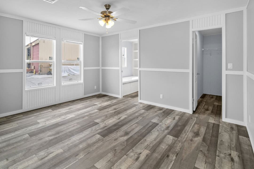 Alamo lite 16763s interior home features