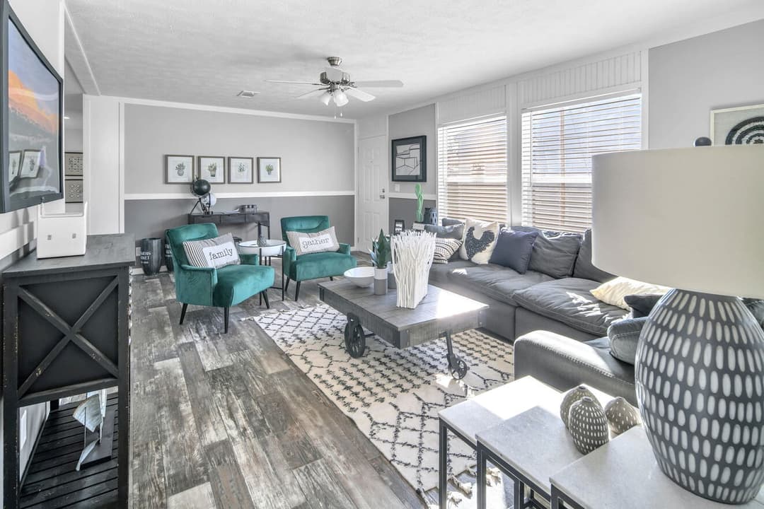 Valu 28563u interior home features