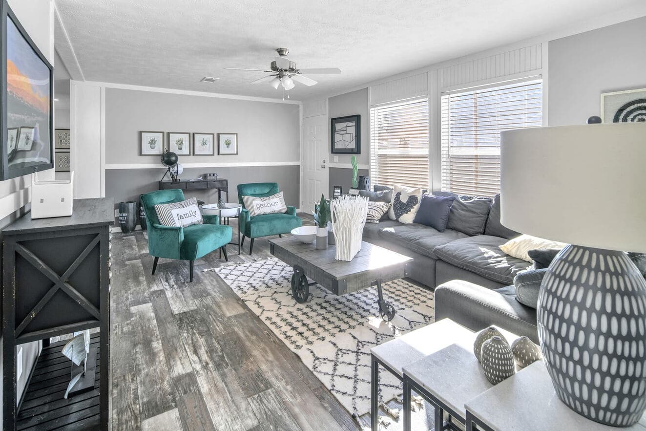 Valu 28563u interior home features