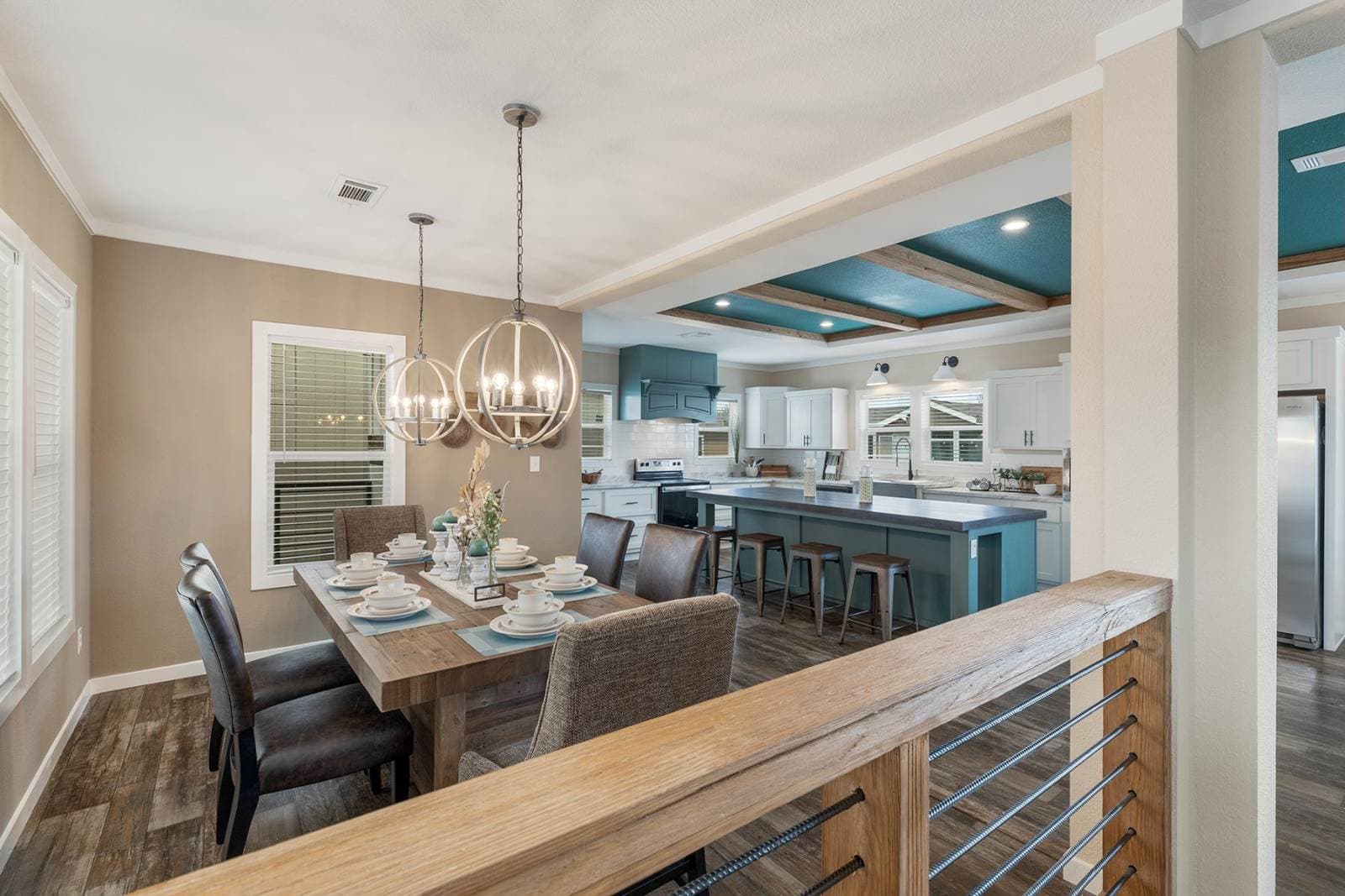 Titan extreme 3272e  home features