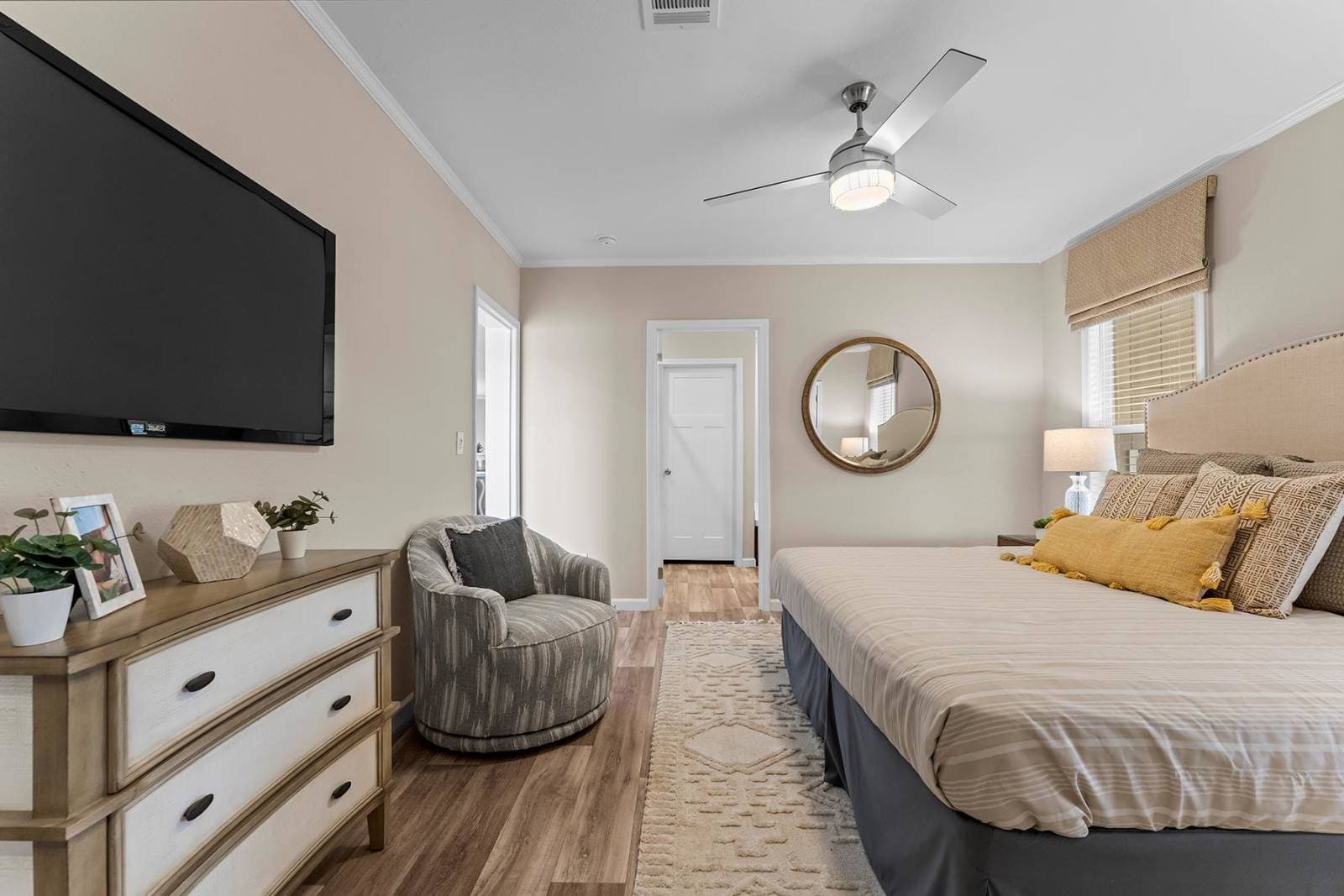 Innovation 2860s bedroom home features