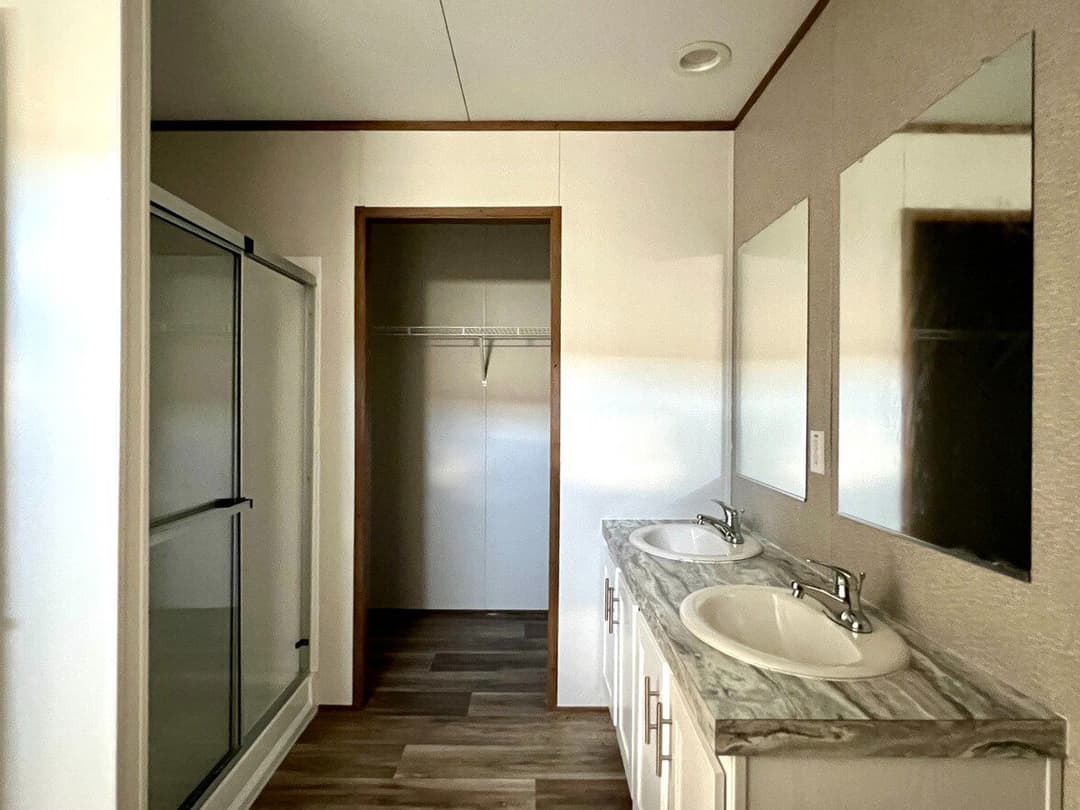 Valuhomes 16763v bathroom home features