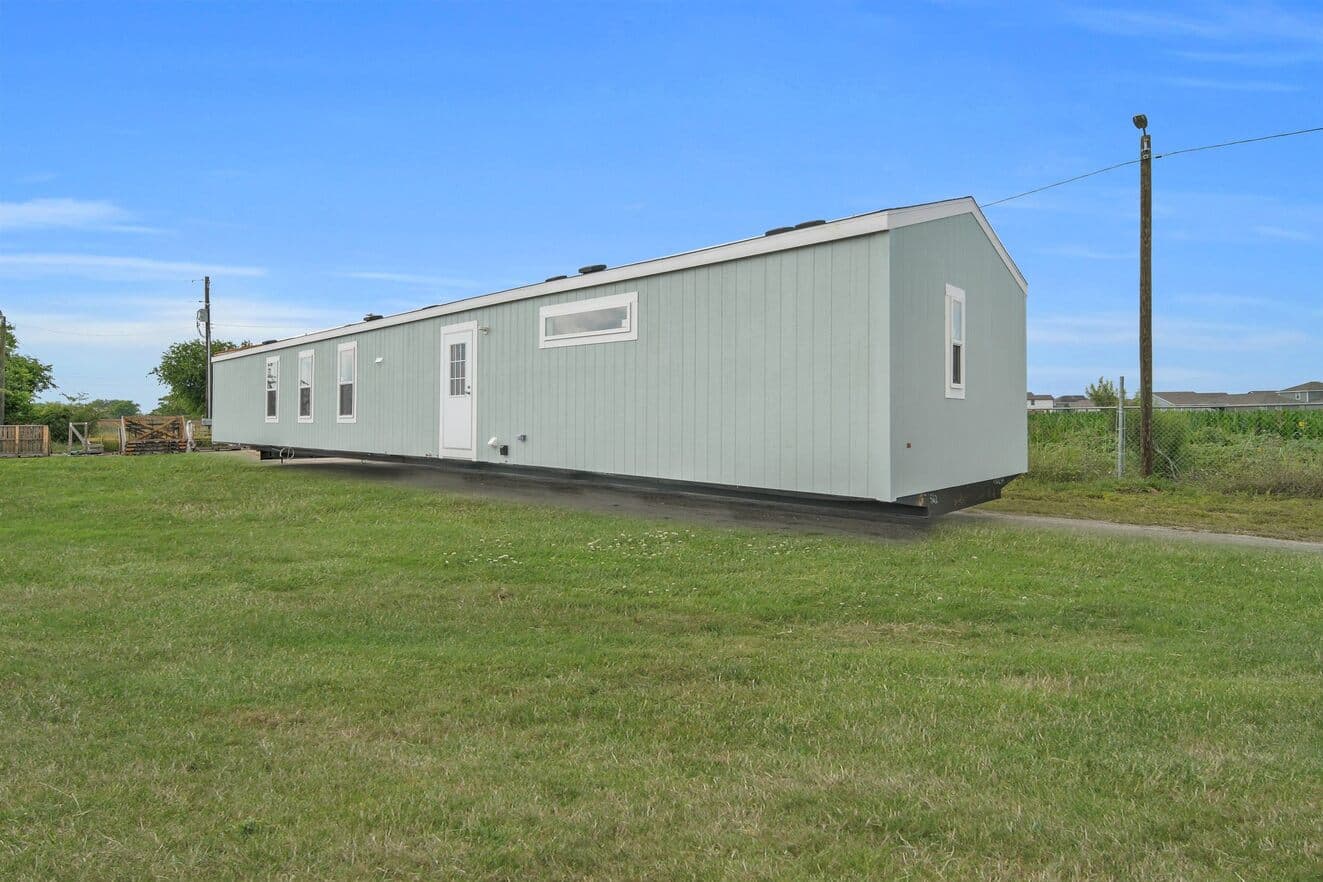 Valu maxx premier 16763a elevation and exterior home features