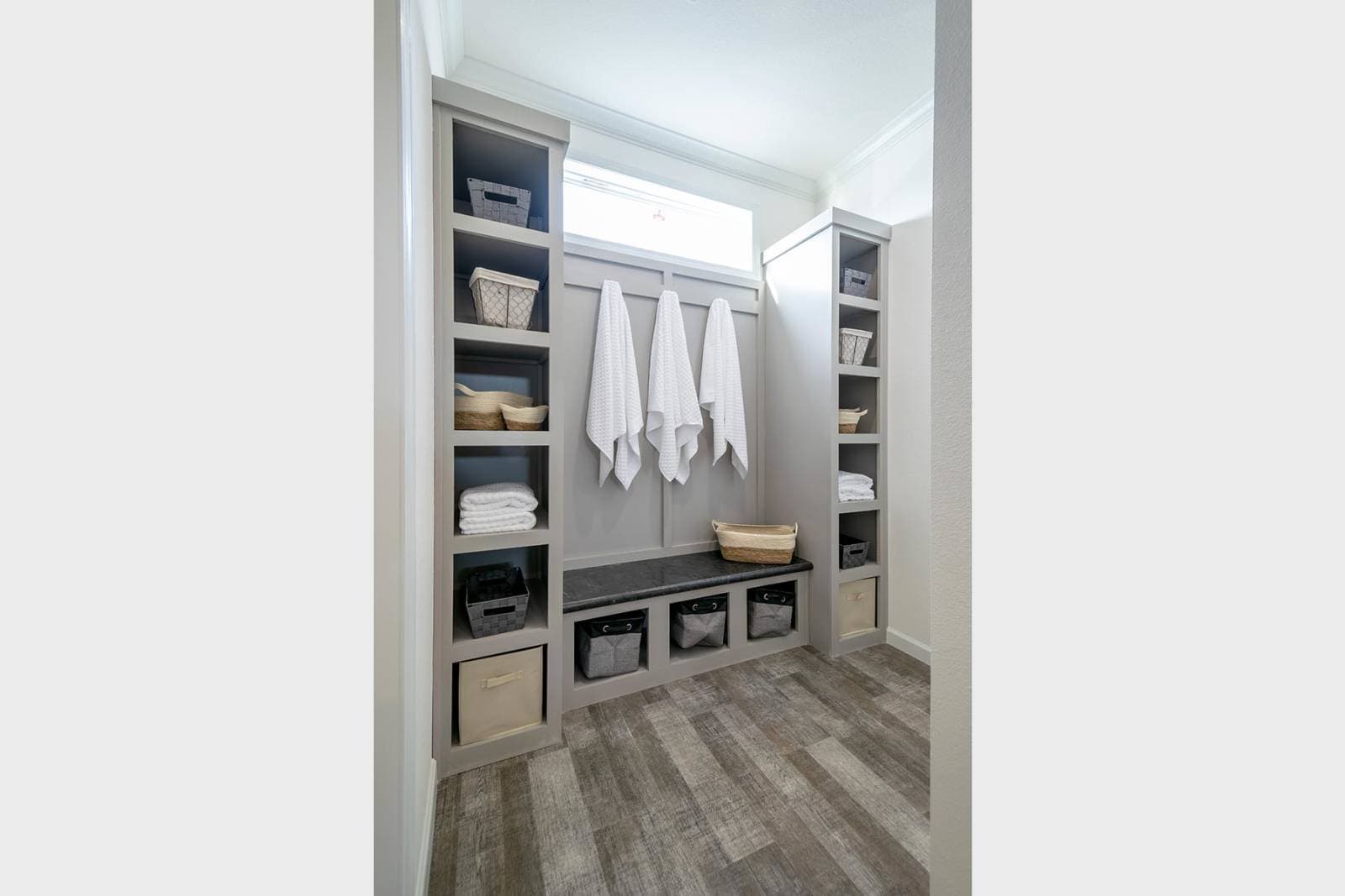 Innovation 3268c bathroom home features