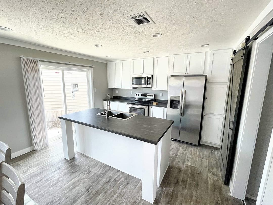 The stephens kitchen and hero home features