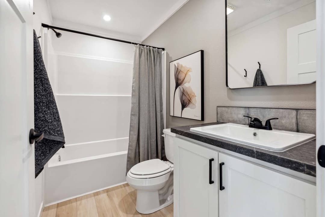 Kritzer 110 bathroom home features