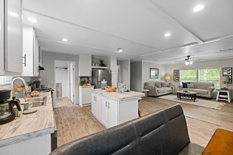 Pinnacle 32523p kitchen home features