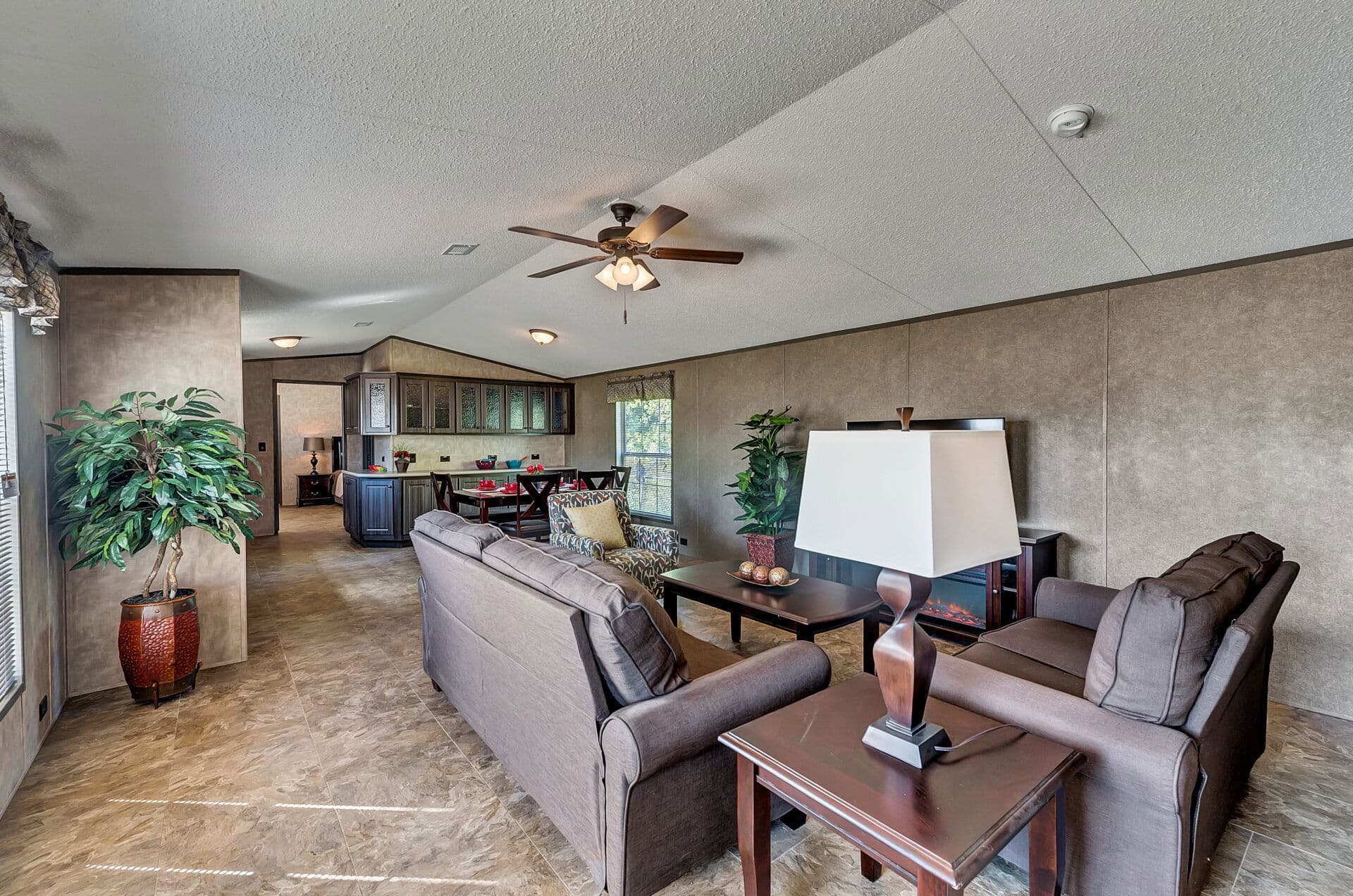 Heritage h-1680-32b interior home features