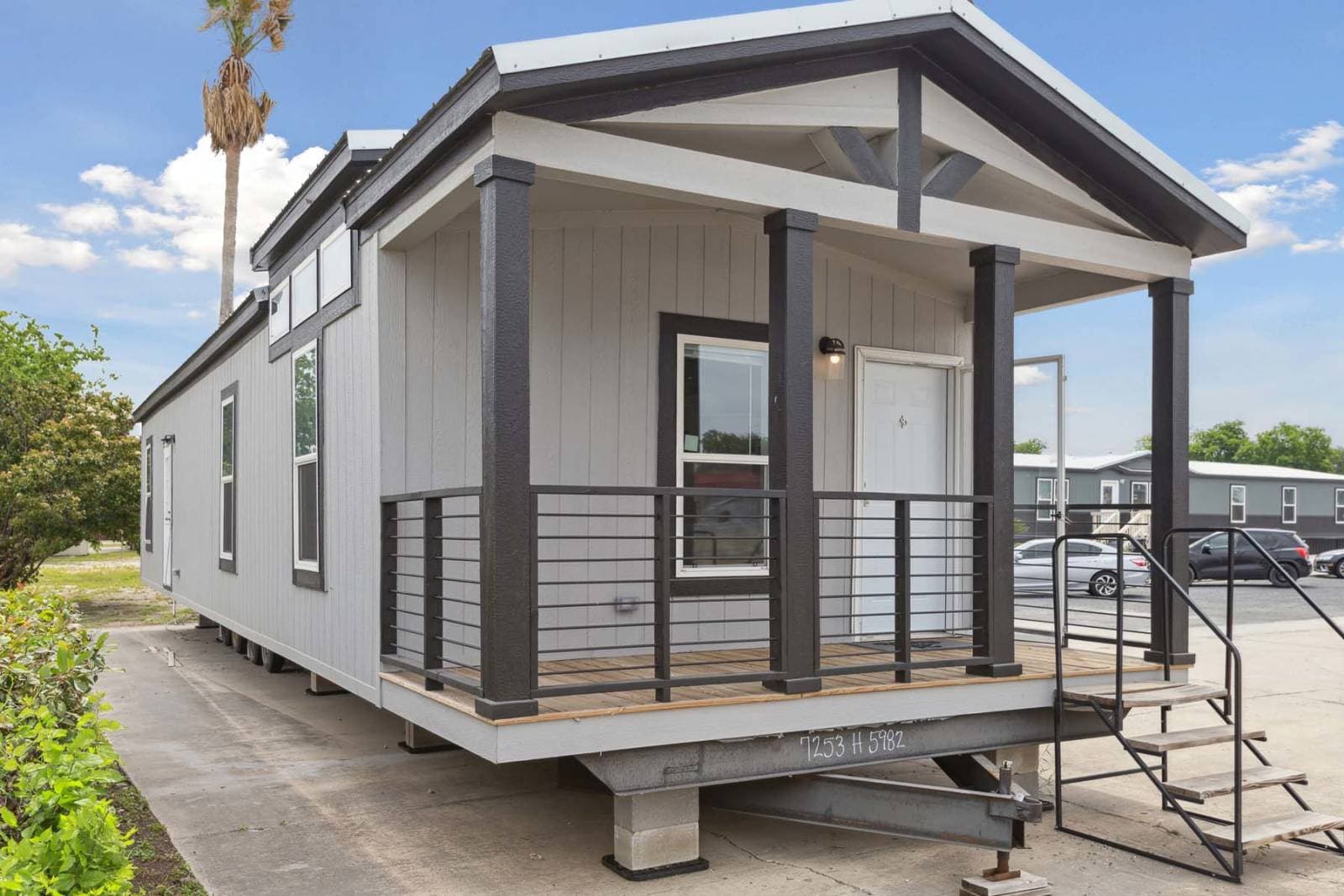 Titan extreme 1656h exterior home features