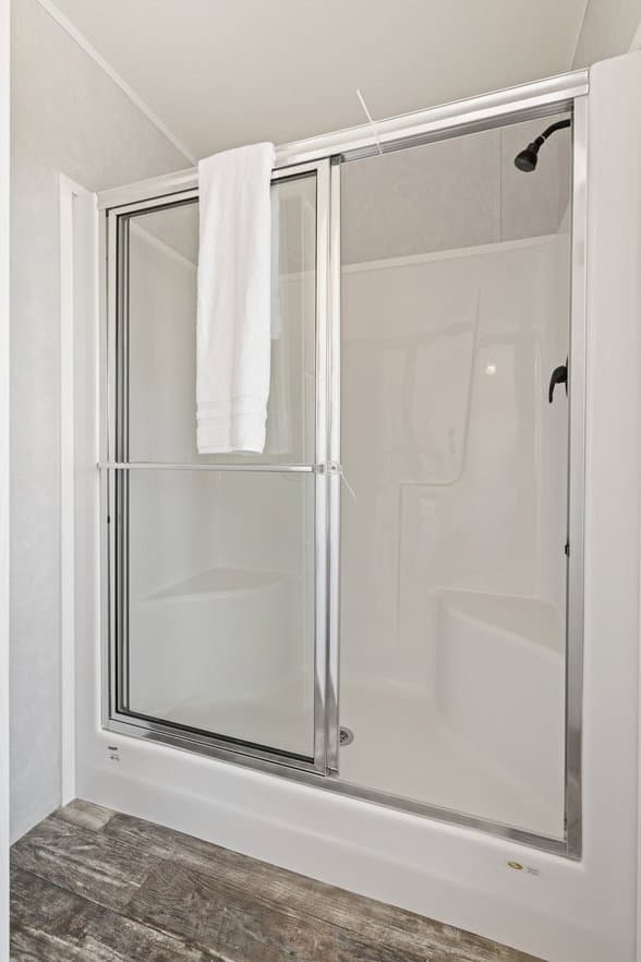 Verde ranch 28563n bathroom home features